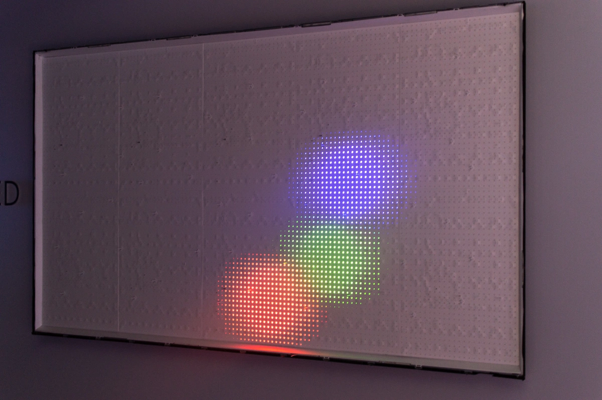 Telewizor... i samo podświetlenie RGB MiniLED. Precyzja robi wrażenie