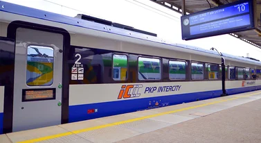 Kup napój w pociągu i martw się butelką. Absurd systemu kaucyjnego