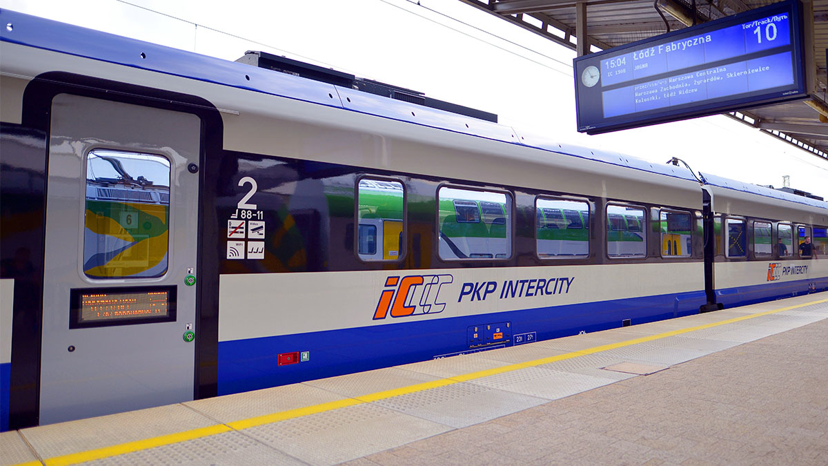 Kup napój w pociągu i martw się butelką. Absurd systemu kaucyjnego