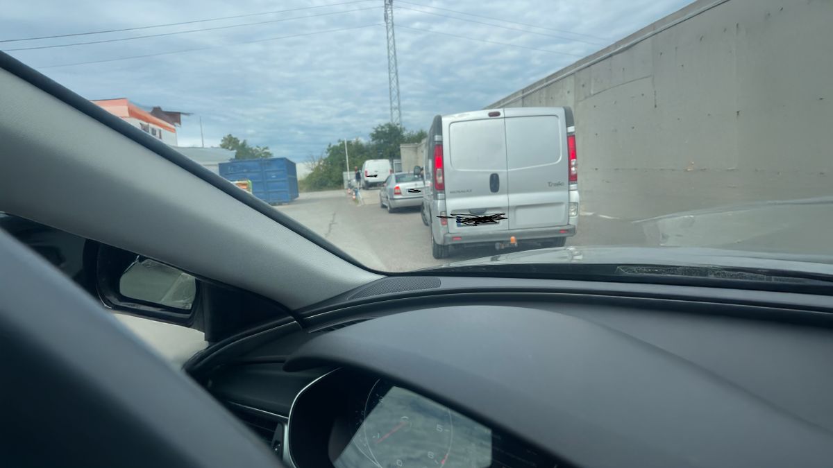 Czekali trzy godziny w kolejce do PSZOK. Następnym razem wybiorą las