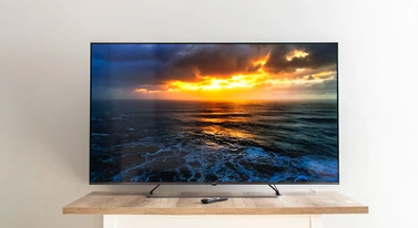 Ten telewizor namiesza. Sharp Aquos JP7000 - recenzja