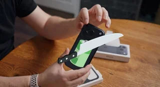 Smartfon bateria nóż