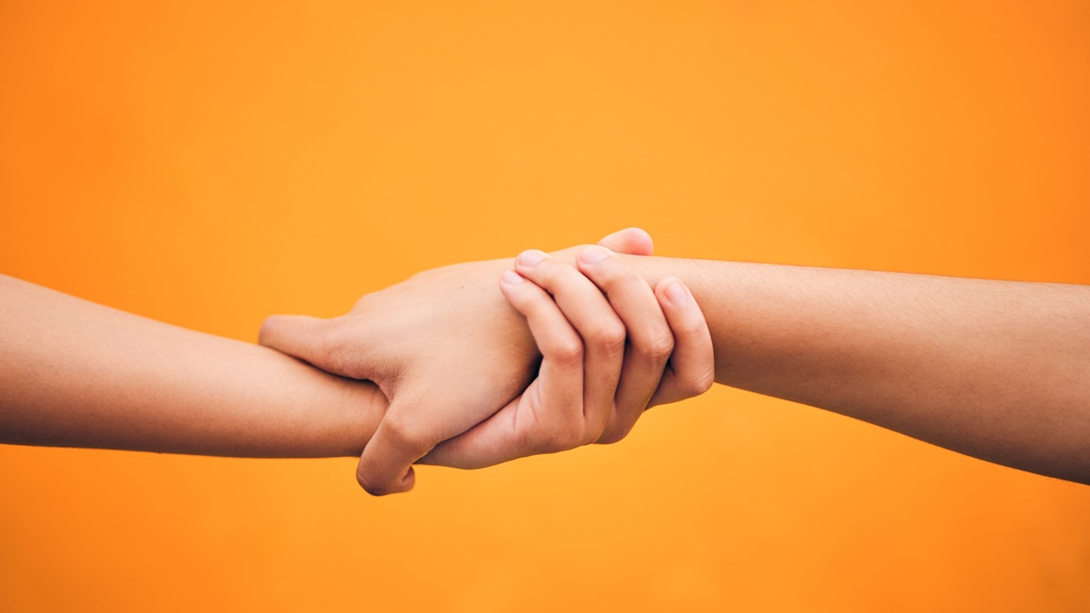 Państwo powinno pomagać obywatelom. Nawet, jeżeli są to nieodpowiedzialni celebryci