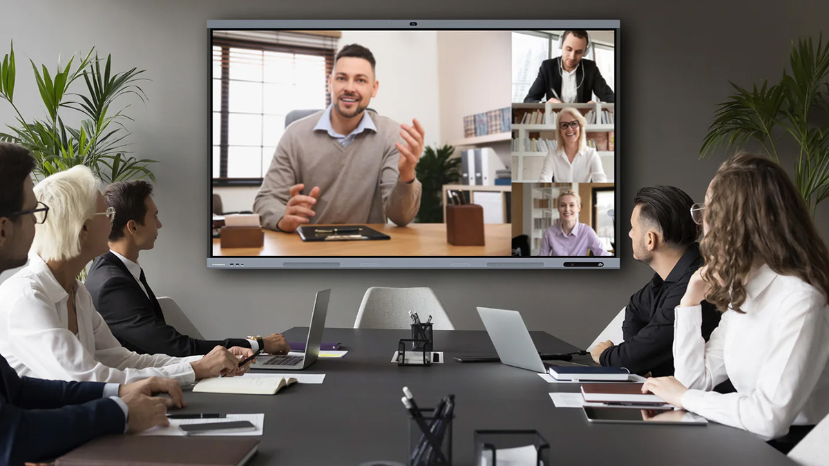 Nowe ekrany dla szkół, firm i twórców. Trzy rozmiary, jedno podejście