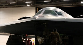 Na skrzydłach B-2 pojawiło się coś nietypowego