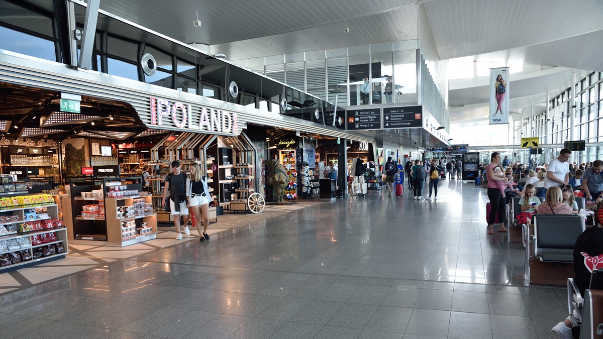 Żabka dołącza do Paczkomatów. Lotniska będą Polską w pigułce