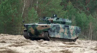 Polska Grupa Zbrojeniowa szykuje się do ofensywy. Z jednej strony trwają zaawansowane rozmowy o kolejnych potężnych dostawach bojowych wozów piechoty Borsuk dla naszej armii, a z drugiej zapadły kluczowe decyzje dotyczące podboju zagranicznych rynków.