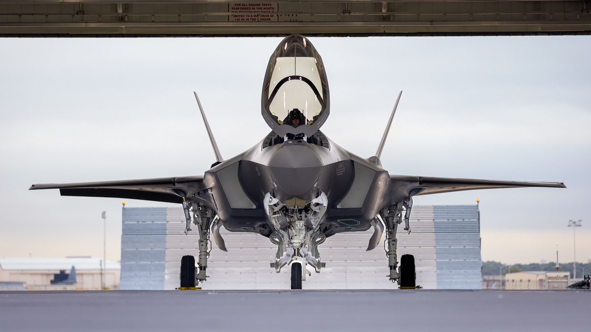 Polski Husarz wzbił się w powietrze. Odliczamy dni do historycznego lądowania