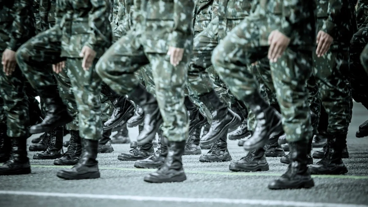 Służby biją na alarm. Chcą zalać kontynent "zielonymi ludzikami"