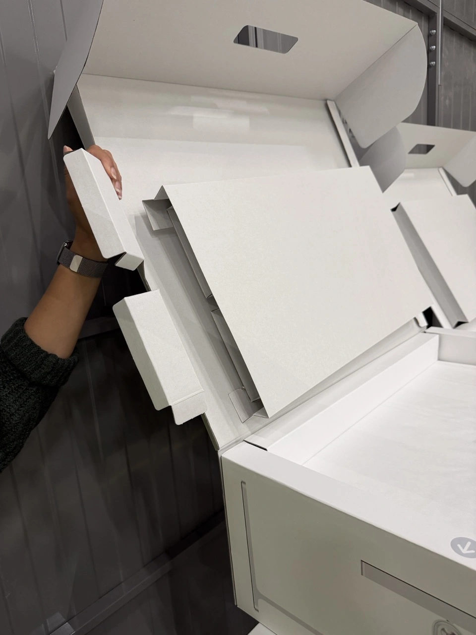 Pudełko można łatwo rozłożyć na kawałki do utylizacji