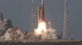 Artemis 2 leci na Księżyc. Historyczna misja wystartowała