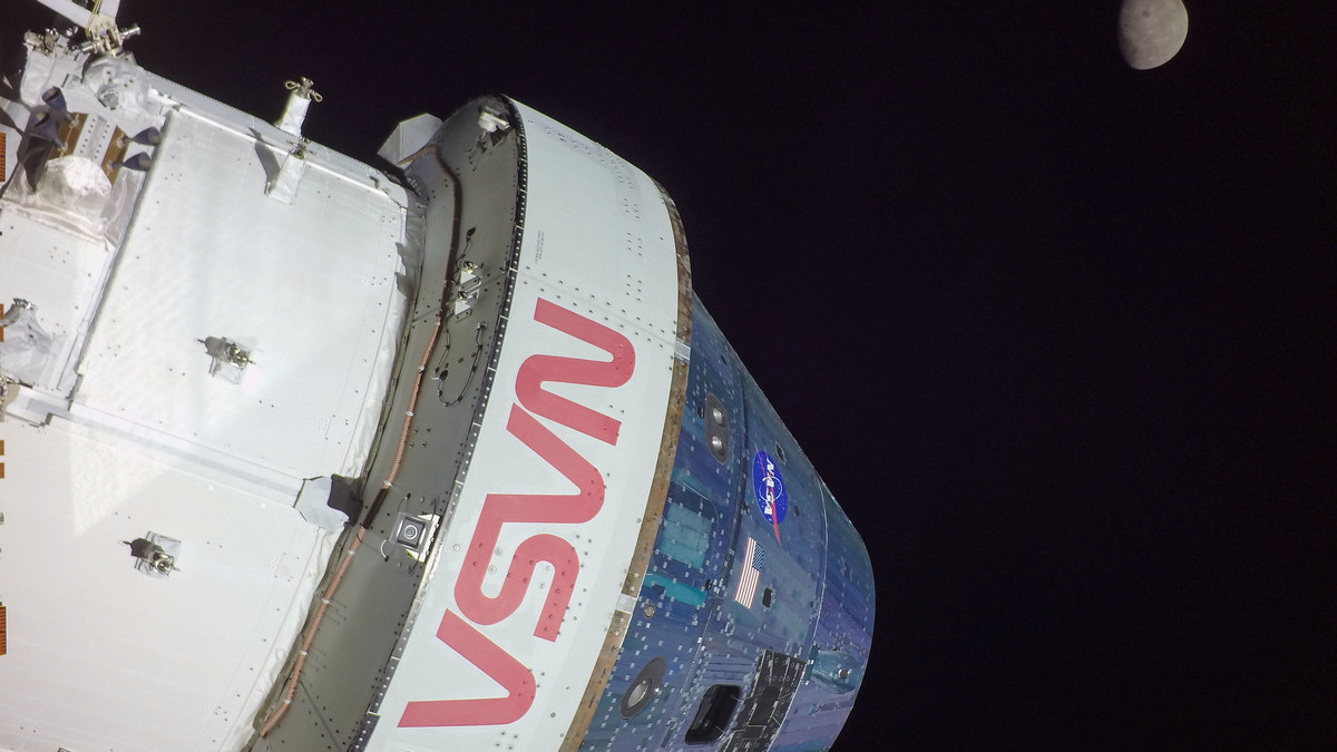 Ludzkość wraca na Księżyc. Oto dokładny plan lotu Artemis 2