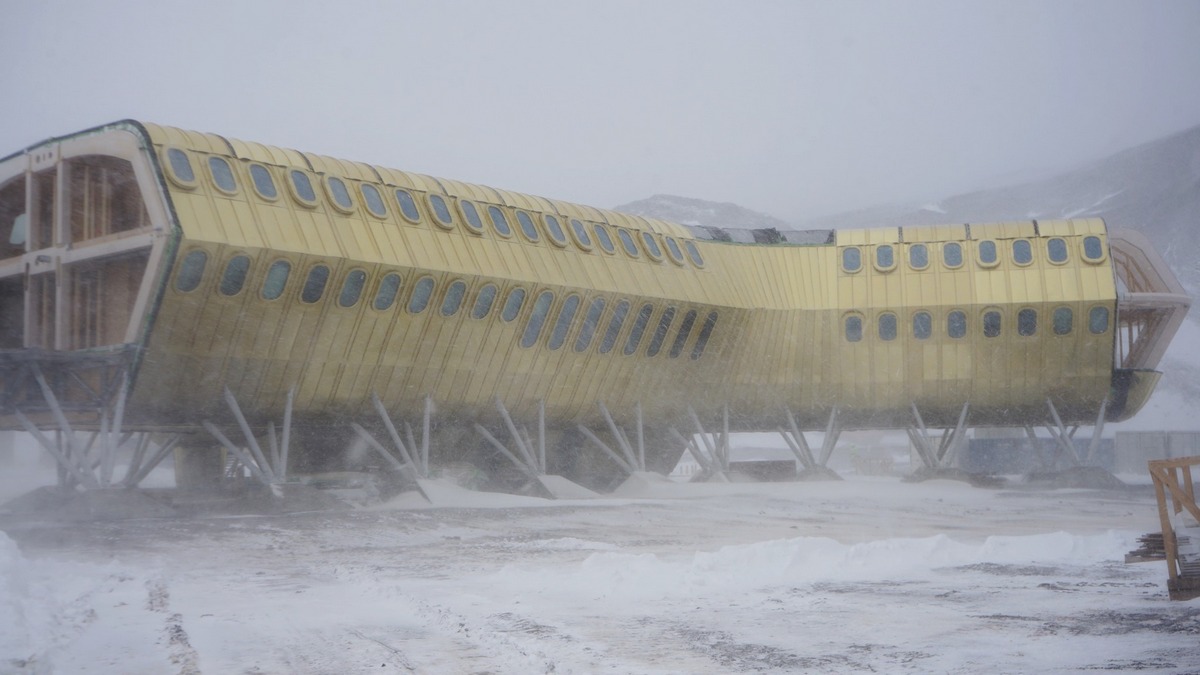 Polacy budują bazę na końcu świata. Walczą mrozem i z wiatrem 150 km/h