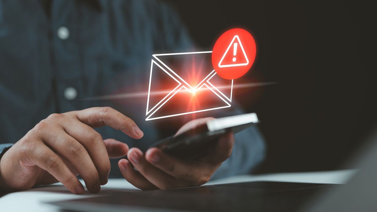 Atak na giganta od noclegów. Nie daj się nabrać na „wiadomość z hotelu”