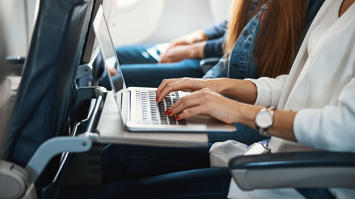 Wi-Fi na w samolocie to nowy standard. Tylko u nielicznych działa, jak należy