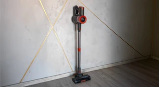 Testowałem najlepszy odkurzacz poniżej 500 zł. Ta marka narobi szumu