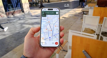 Mapy Google uczą się rozmawiać. Nowa funkcja dla opornych technologicznie