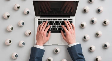 Meta zamienia pracowników w paliwo. Prześledzą każdy ruch myszki i klawisz