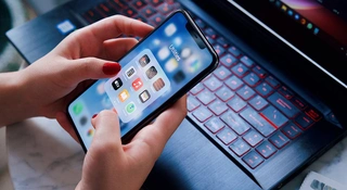 Odzyskiwanie danych z telefonu - kompleksowy poradnik (iPhone i Android)