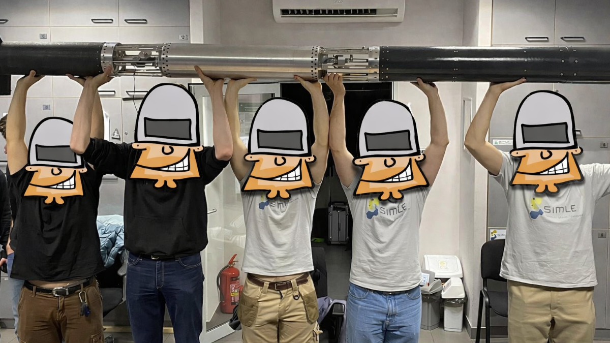 Polska rakieta podbija USA. Nazwa nawiązuje do Kapitana Bomby i to nie jest żart