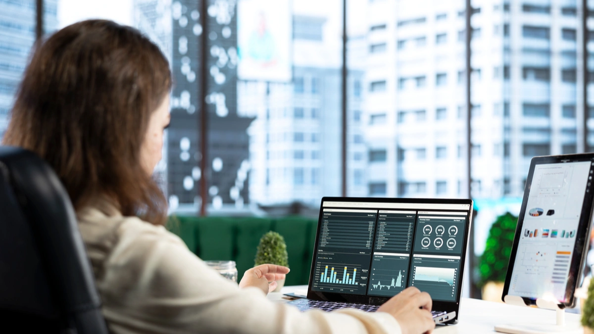 Polskie firmy chcą się cyfryzować mocniej niż ktokolwiek w Europie. Co stoi na drodze i jak AI może to zmienić?