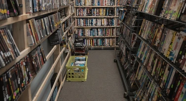 Potrzebujesz alternatywy dla streamingu. Najlepiej na twojej ulicy