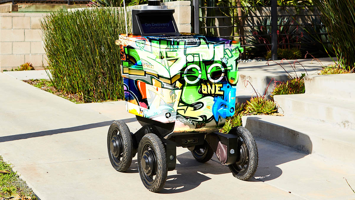 Roboty z jedzeniem ofiarami agresji. Wandali nie obchodzi, iż czekasz na kebsa