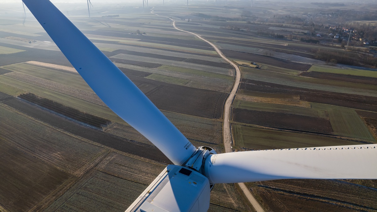 Spalił się wiatrak i się zaczęło. „Ekologiczny dym”