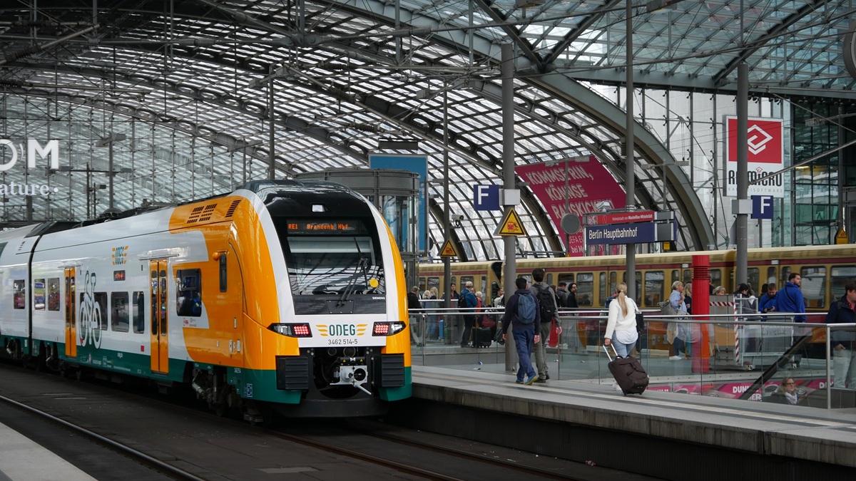 Polska kolej szturmuje Niemcy. Nasi przywracają historyczny korytarz