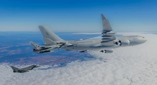 Polska szykuje się do przełomowego zakupu w ramach prgramu SAFE. Dzięki latającym cysternom nasze F-16 i F-35 zyskają nowe możliwości bojowe.