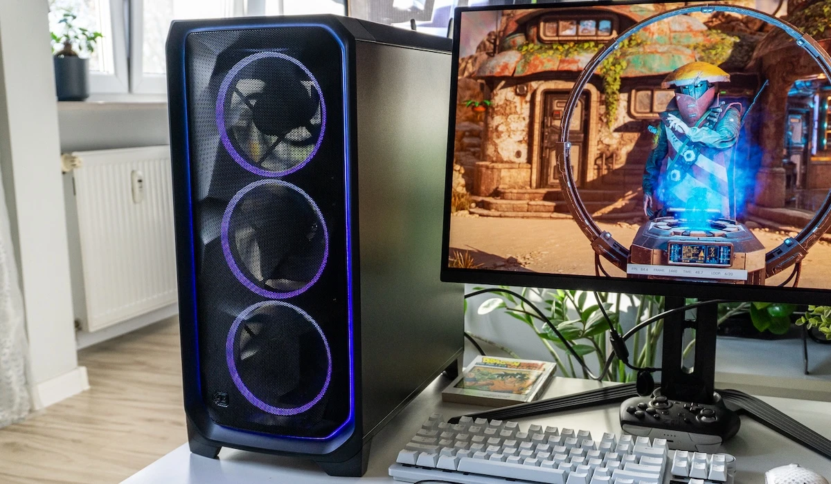 Test gotowego PC do gier G4M3R Elite 2.0. Premium wylewa się z obudowy, dobre zmiany