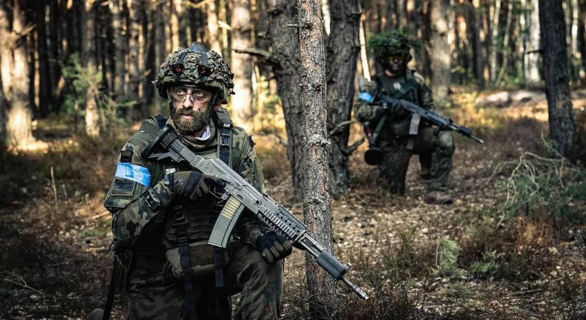 Image for Polacy ćwiczą obronę wyspy. Ogień z HIMARS, czegoś takiego nie było
