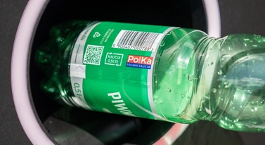 Pójdziesz na plażę, zgarniesz kaucję. Butelkomaty posprzątają po turystach