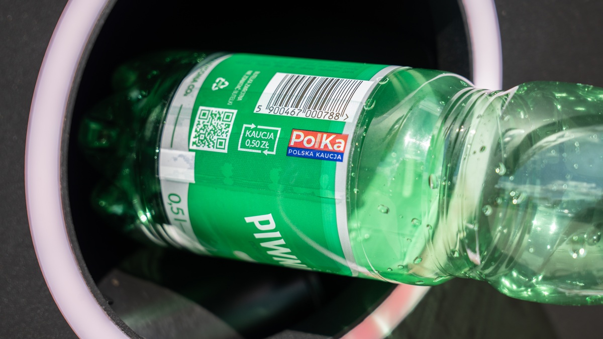 Pójdziesz na plażę, zgarniesz kaucję. Butelkomaty posprzątają po turystach