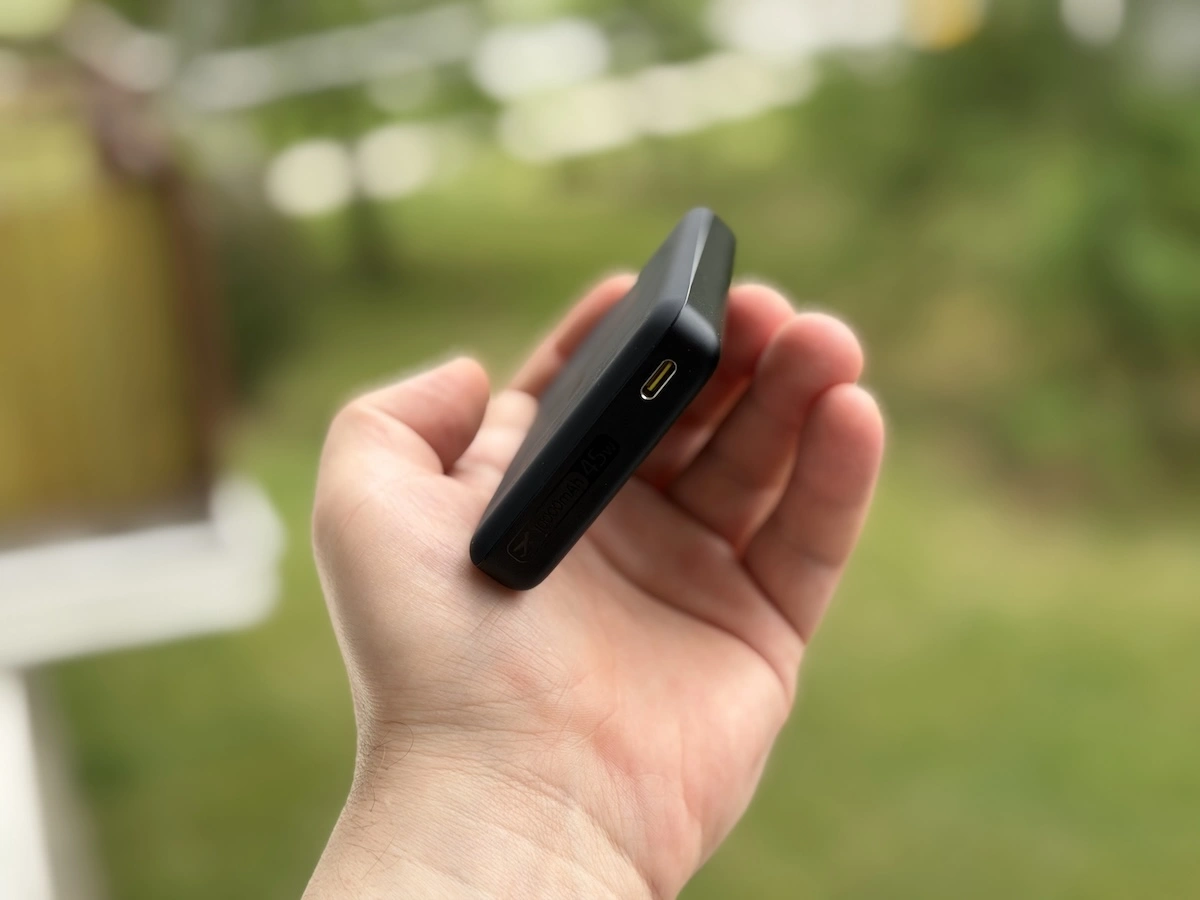 https://cdn-sw.spidersweb.pl/2026/05/baseus-picogo-am52-powerbank-do-iphone-qi-2.2-04.jpeg