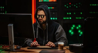 Inżynier Google'a oskarżony o wykorzystanie poufnych danych. Miał zarobić krocie na zakładach