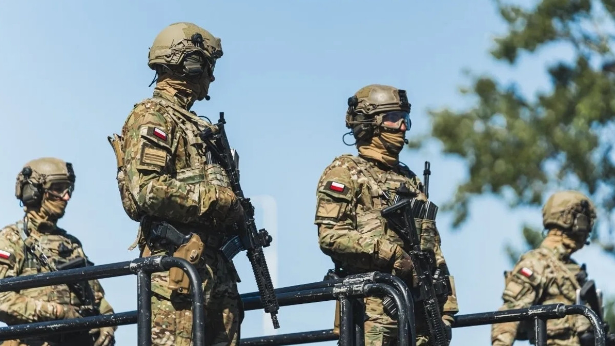 Wojsko płaci za wakacje. 27 dni w koszarach za 6 tys. zł