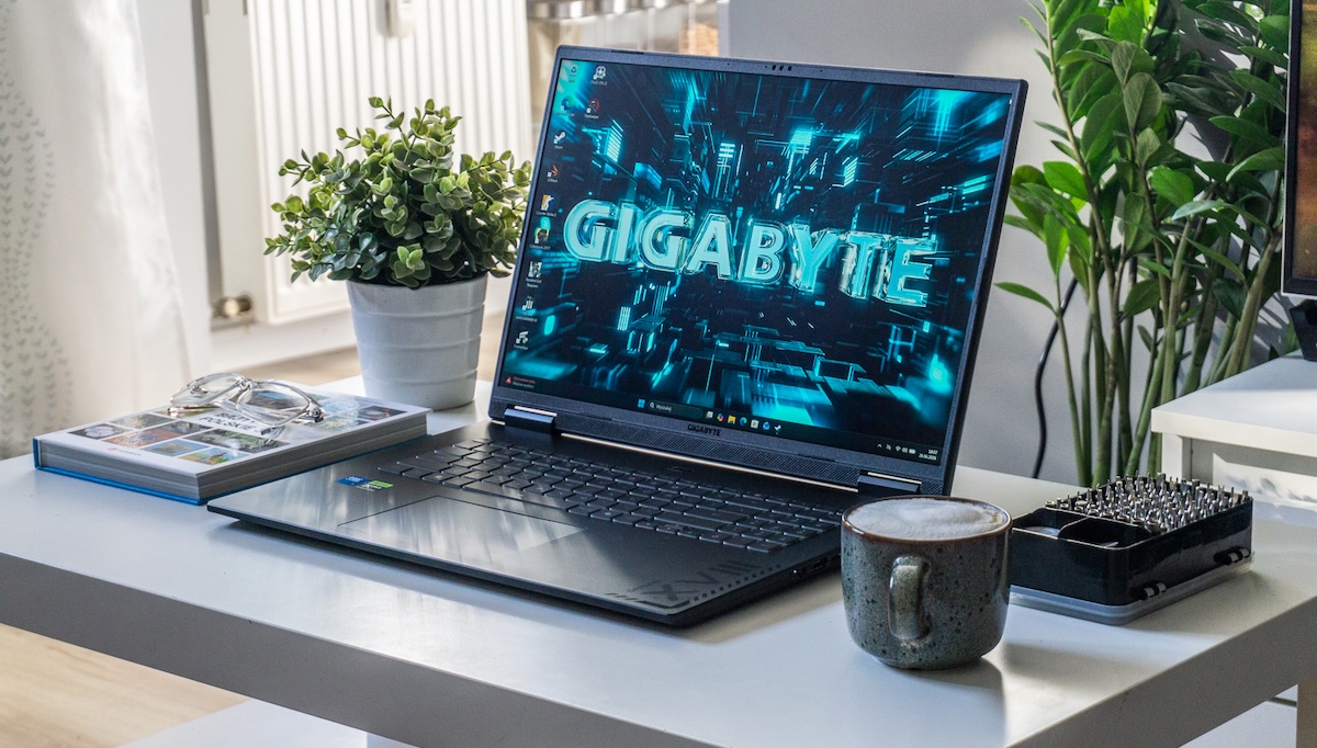 Test laptopa GIGABYTE GAMING A18 Pro – 18 cali ekranu, nietypowa cena i RTX 5080