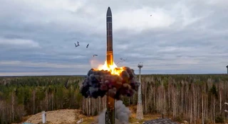 Superbroń Putina lata na oślep. W środku: radzieckie odpady