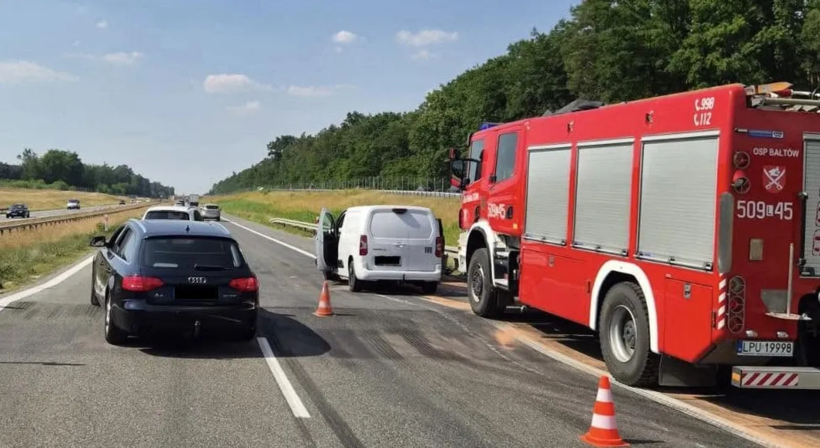 Image for Kluczowa polska droga ekspresowa zamknięta. Rozpuściła się od gorąca