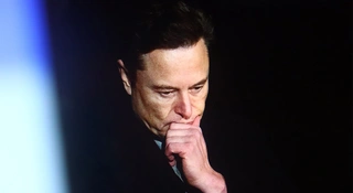 Elon Musk ma problem. Akcje SpaceX zanotowały gwałtowny spadek