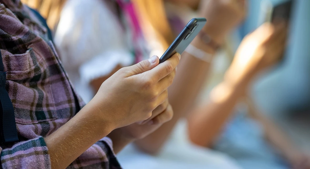 Image for Koniec z telefonami w podstawówkach. Polacy czekali na ten ruch rządu