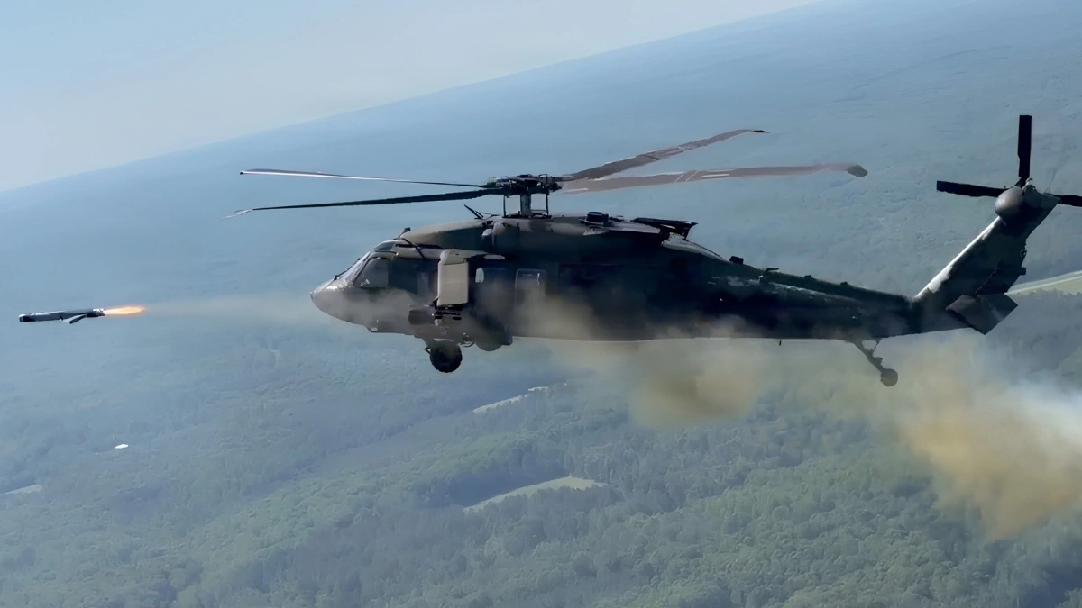 Black Hawk staje się groźnym niszczycielem. Odpali broń na 200 km
