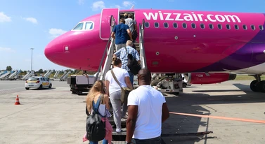 Wizz Air kończy z trybem samolotowym. Tanie linie odpalają internet od Muska