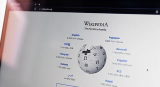Wikipedia banuje jednego ze współzałożycieli