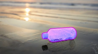 Ocean sam broni plastiku przed rozpadem. To przerażające