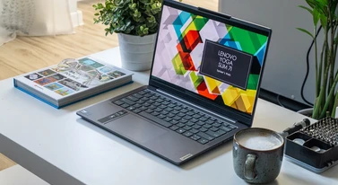 Test Lenovo Yoga Slim 7i Gen 9. Jak „pogromca MacBooka” za 3000 zł radzi sobie teraz?