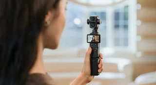 Osmo Pocket 4P to 12 lat dziedzictwa DJI w tworzeniu mobilnego wideo i nagrodzona nagrodą Emmy stabilizacja z DNA serii Ronin