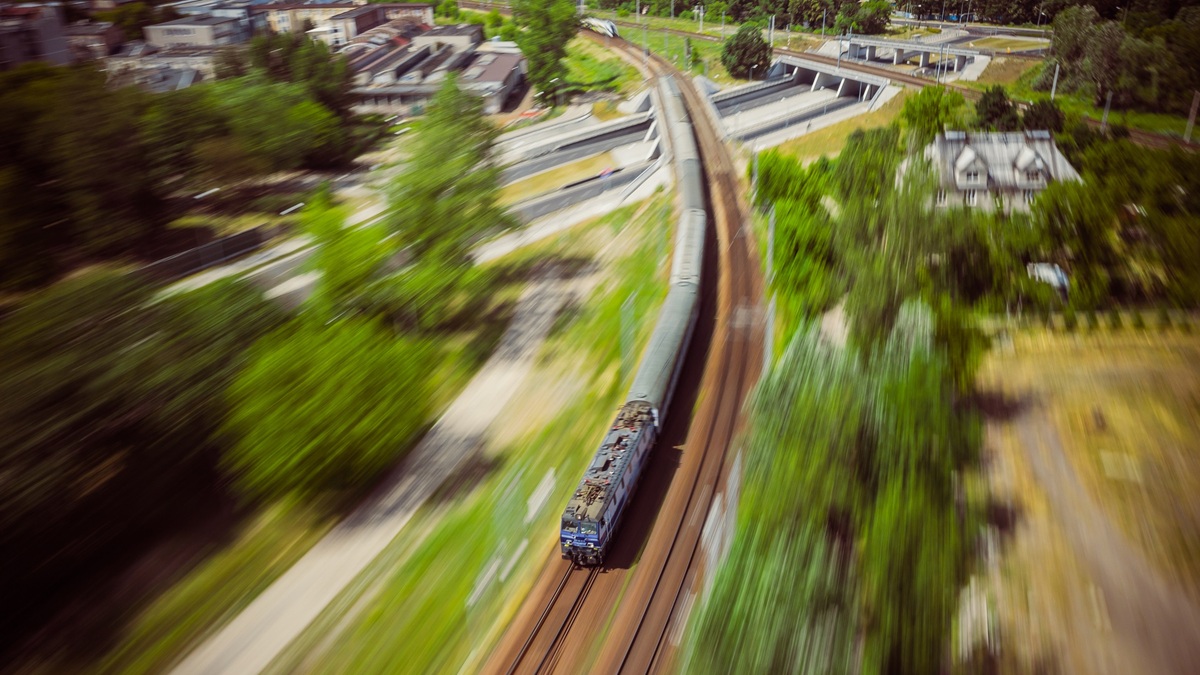 Ruletka w PKP Intercity. Płacisz za szybkość, dostajesz powolnego grata