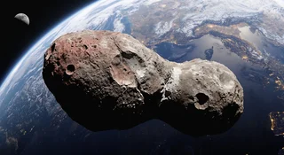 W pobliżu Ziemi przeleci Apophis, planetoida wielkości wieżowca. Jednocześnie po raz pierwszy w historii ludzkości udało nam się przewidzieć, że planetoida będzie widoczna na niebie dla miliardów ludzi. Padła konkretna data, a na widowisko mogą szykować się także mieszkańcy Polski.
